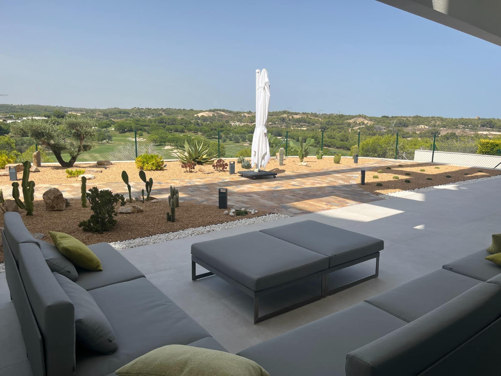 3 soveværelse Lejlighed til salg i Las Colinas Golf med swimmingpool garage - € 1.175.000 (Ref: 9978432)