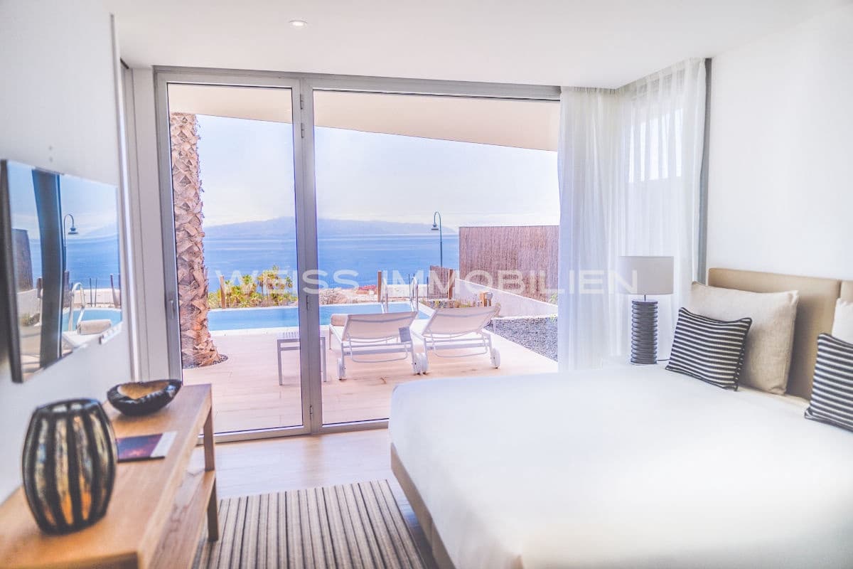 3 bedroom Villa for sale in Guia de Isora with pool garage - € 2,100,000 (Ref: 6049770)