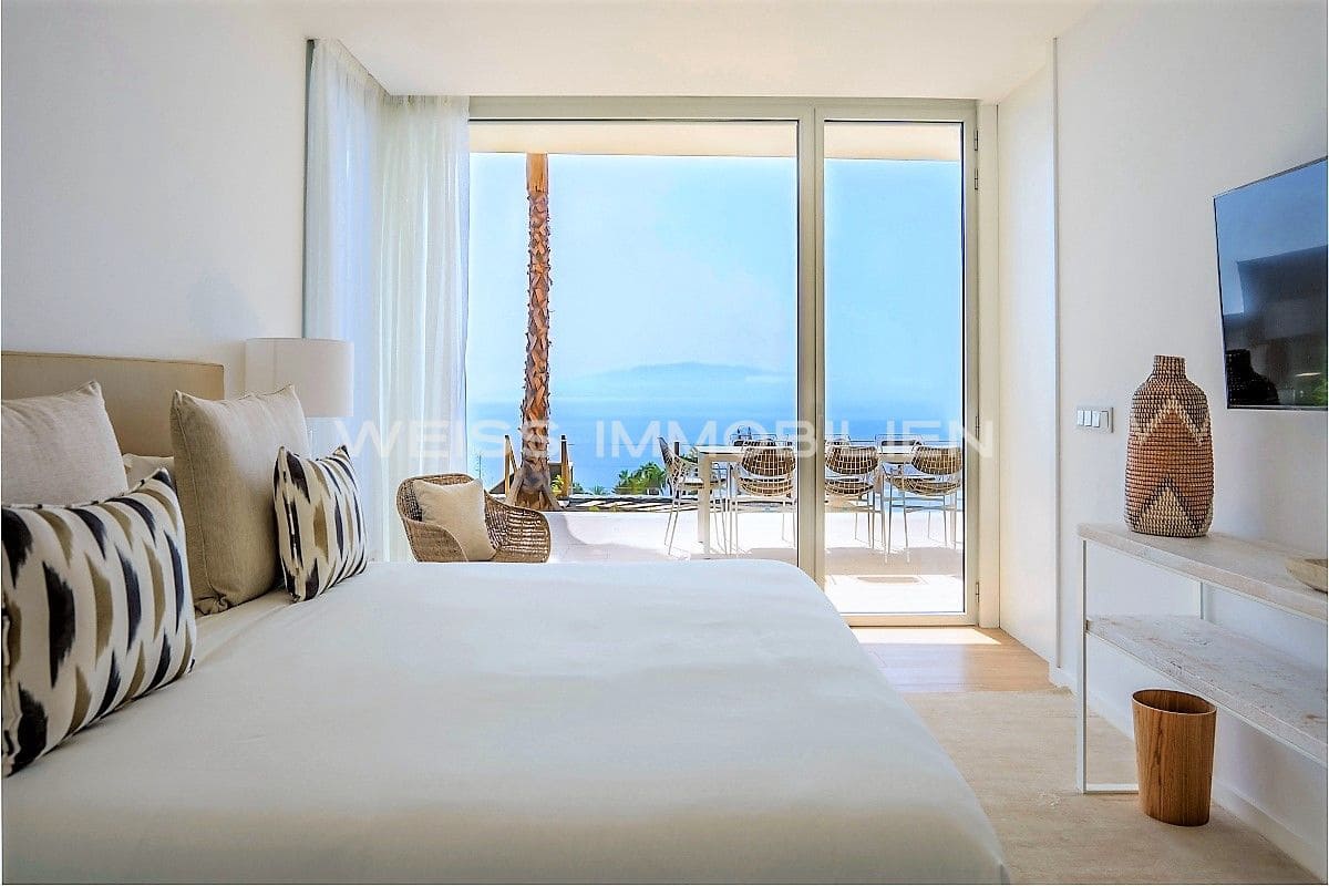 3 soveværelse Villa til salg i Guia de Isora med swimmingpool - € 2.225.000 (Ref: 6655435)