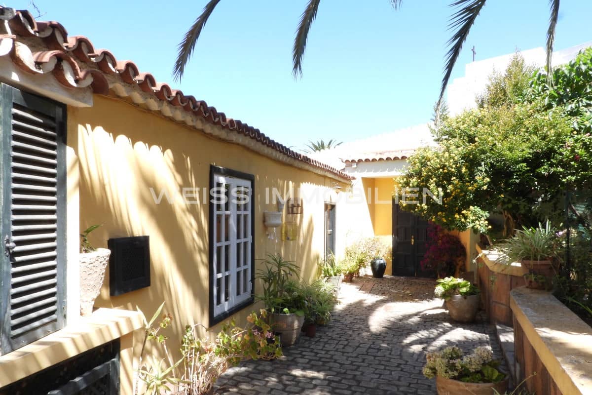 8 soverom Hus til salgs i La Orotava med garasje - € 730 000 (Ref: 8599014)