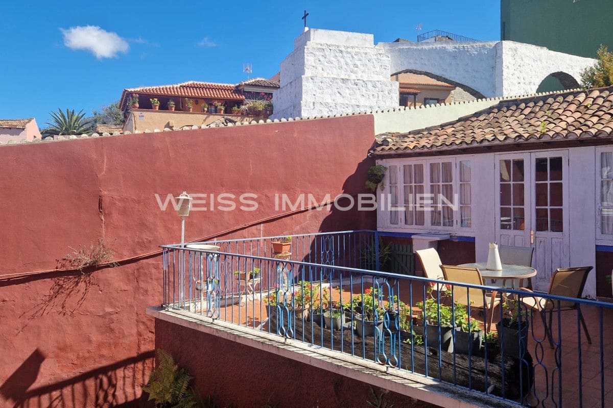 8 soverom Hus til salgs i La Orotava med garasje - € 730 000 (Ref: 8599014)