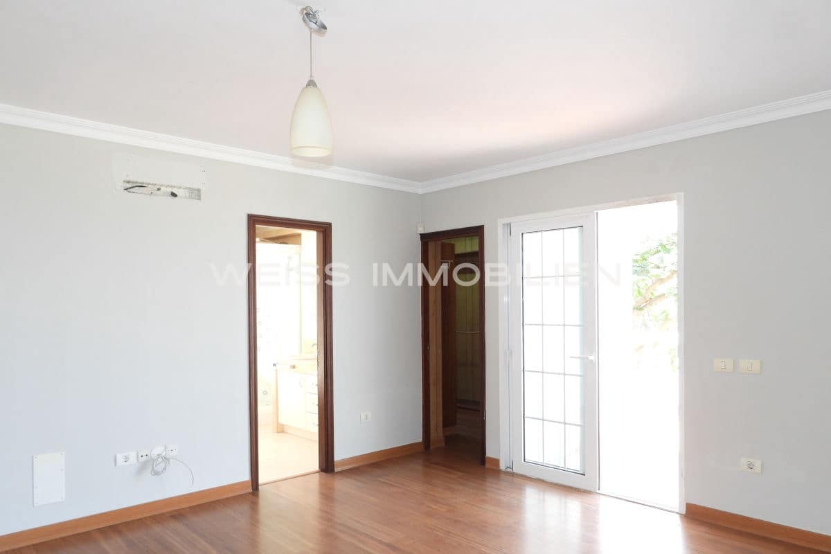 4 bedroom Villa for sale in La Orotava with pool garage - € 900,000 (Ref: 8687043)