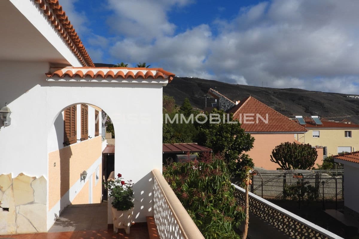 3 slaapkamer Huis te koop in Candelaria met garage - € 549.000 (Ref: 8916422)