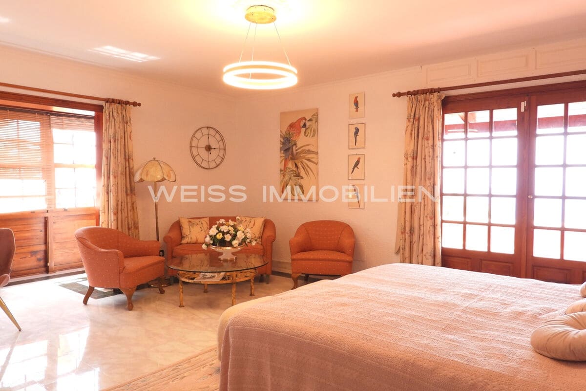 6 bedroom Townhouse for sale in Tacoronte with pool garage - € 2,700,000 (Ref: 9824579)