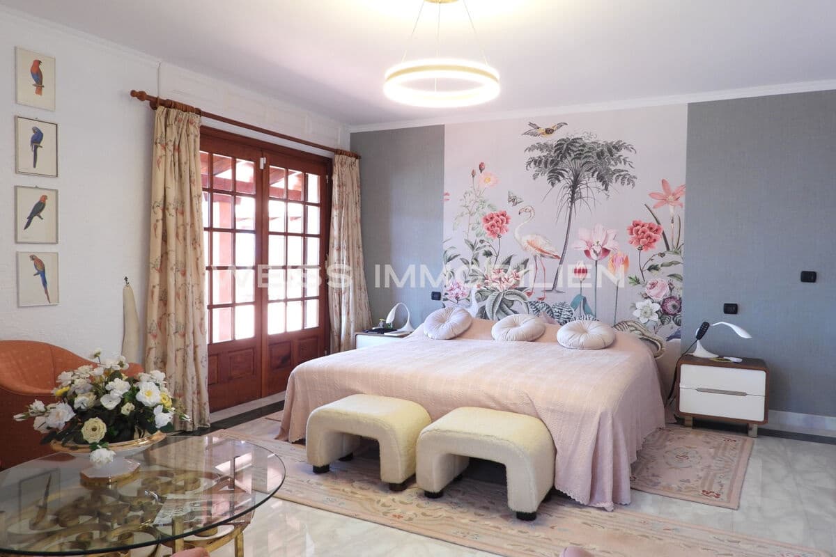 6 bedroom Townhouse for sale in Tacoronte with pool garage - € 2,700,000 (Ref: 9824579)