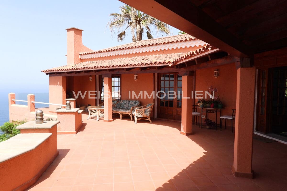 6 bedroom Townhouse for sale in Tacoronte with pool garage - € 2,700,000 (Ref: 9824579)