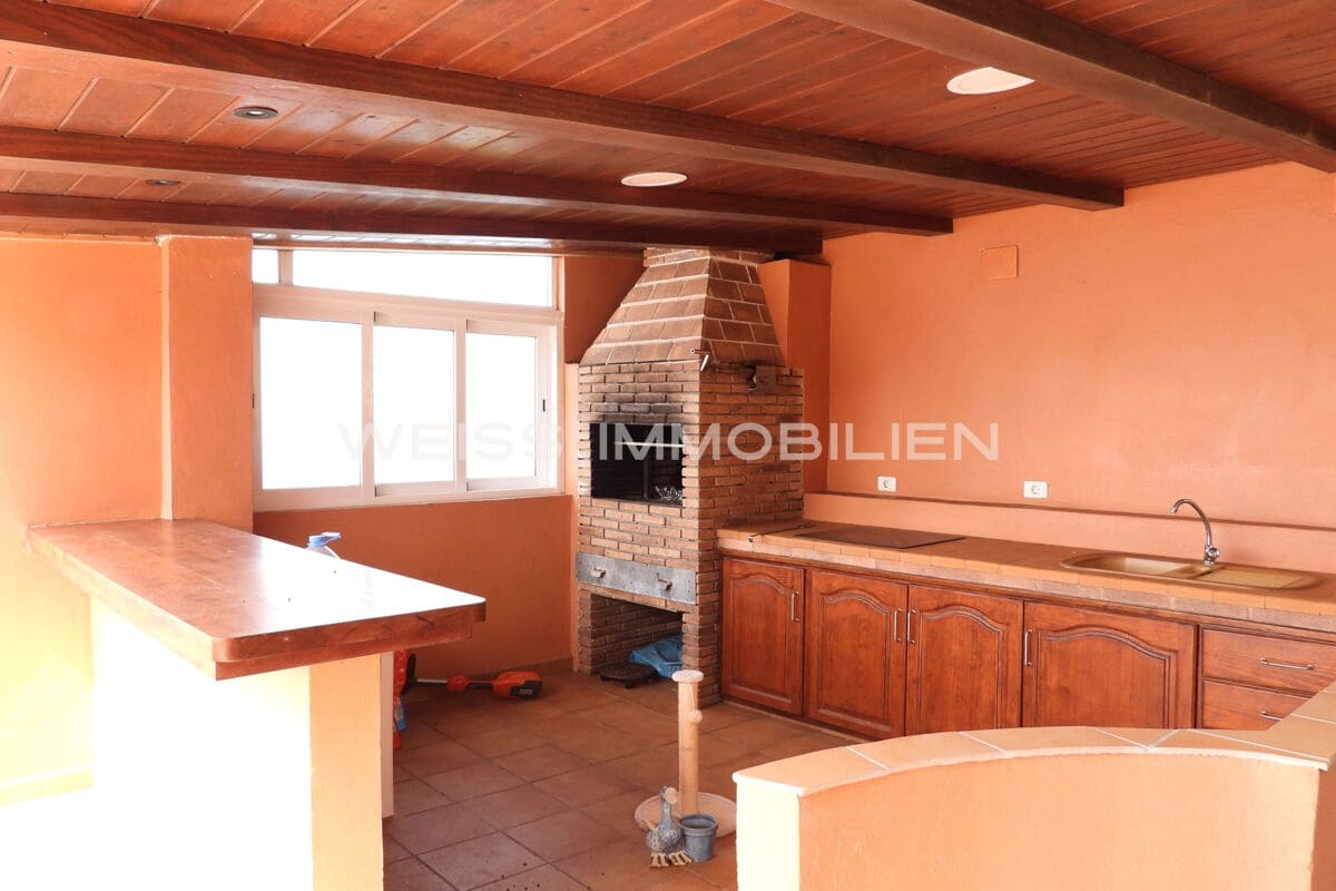 6 bedroom Townhouse for sale in Tacoronte with pool garage - € 2,700,000 (Ref: 9824579)