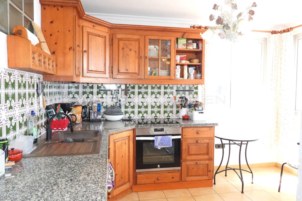 6 bedroom Townhouse for sale in Tacoronte with pool garage - € 2,700,000 (Ref: 9824579)