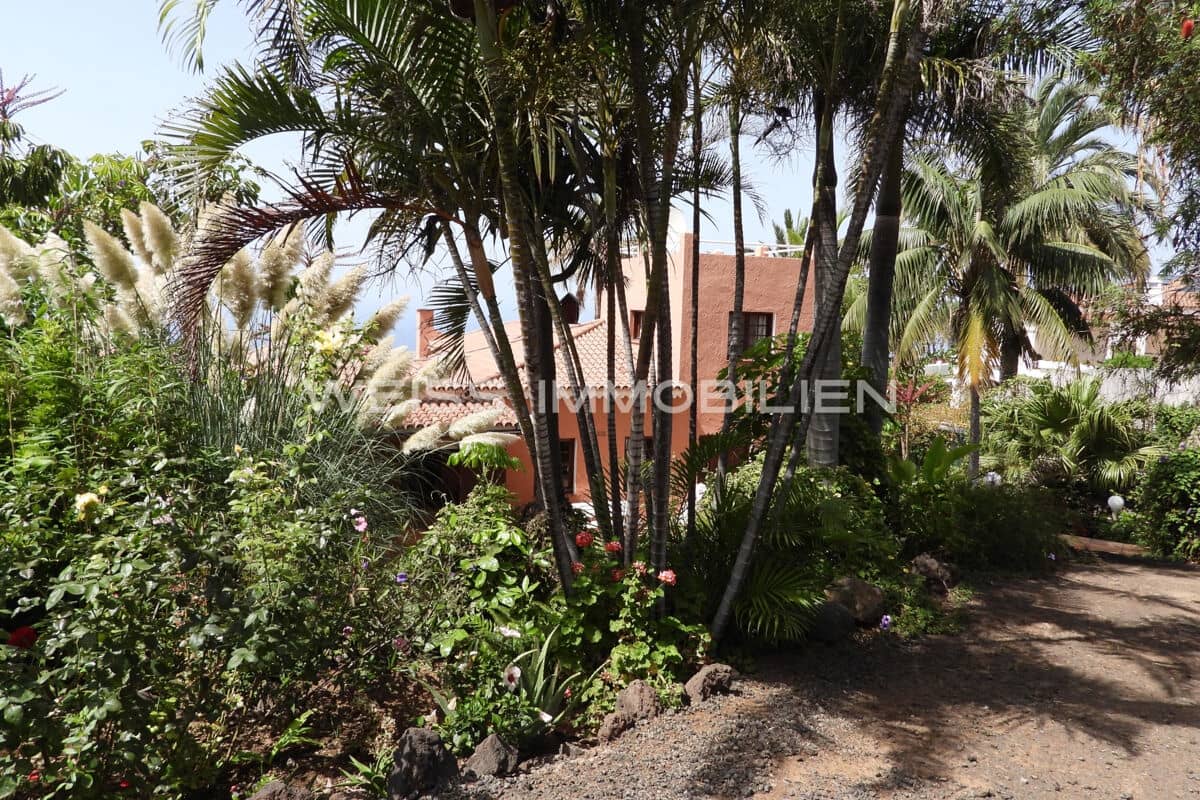 6 bedroom Townhouse for sale in Tacoronte with pool garage - € 2,700,000 (Ref: 9824579)