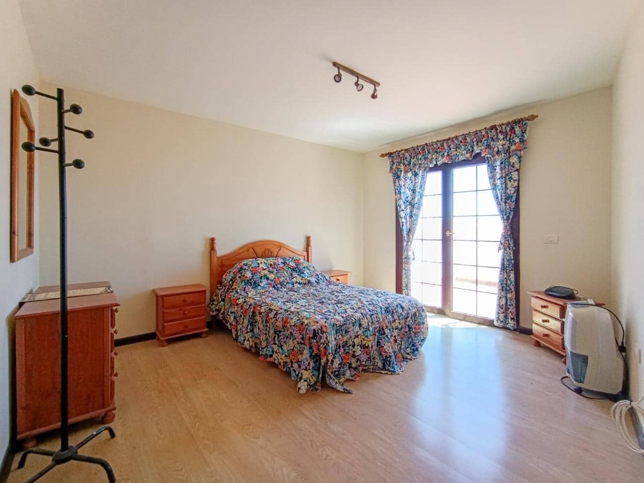 Piso de 3 habitaciones en Villa de Arico en venta - 285.000 € (Ref: 10082190)