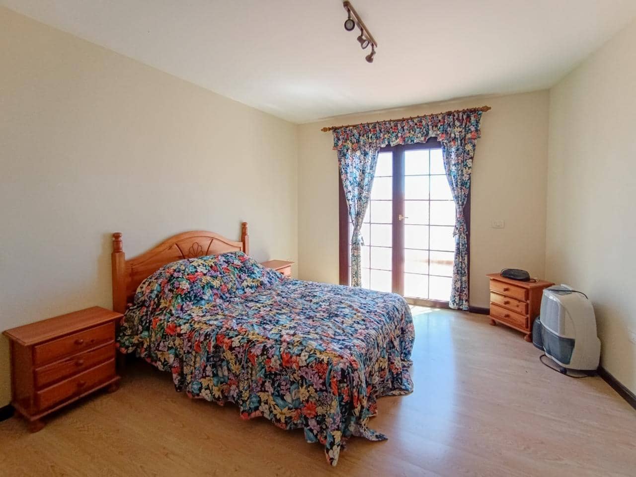 Piso de 3 habitaciones en Villa de Arico en venta - 285.000 € (Ref: 10082190)