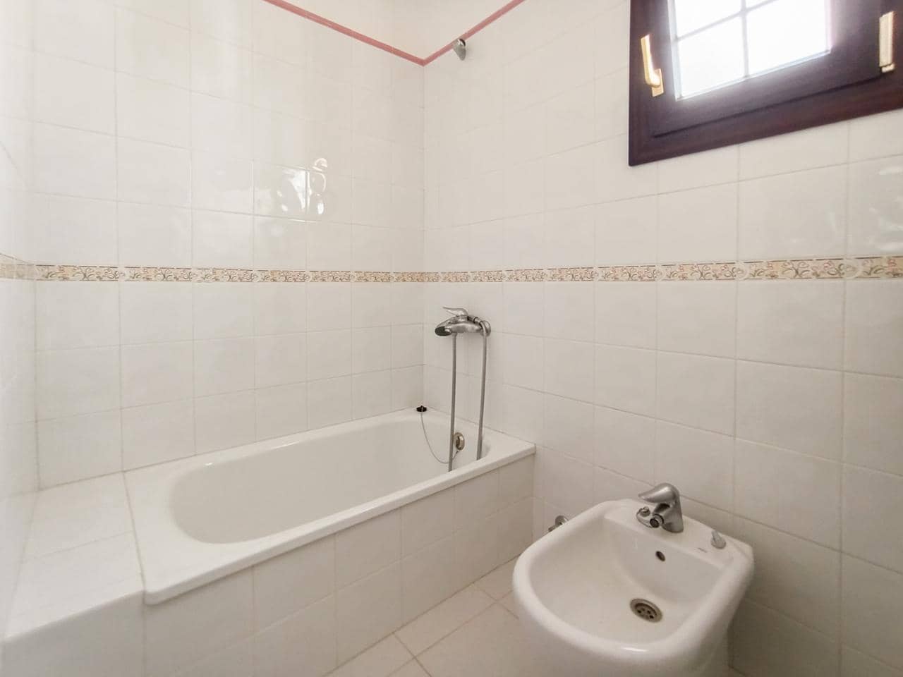 Piso de 3 habitaciones en Villa de Arico en venta - 285.000 € (Ref: 10082190)