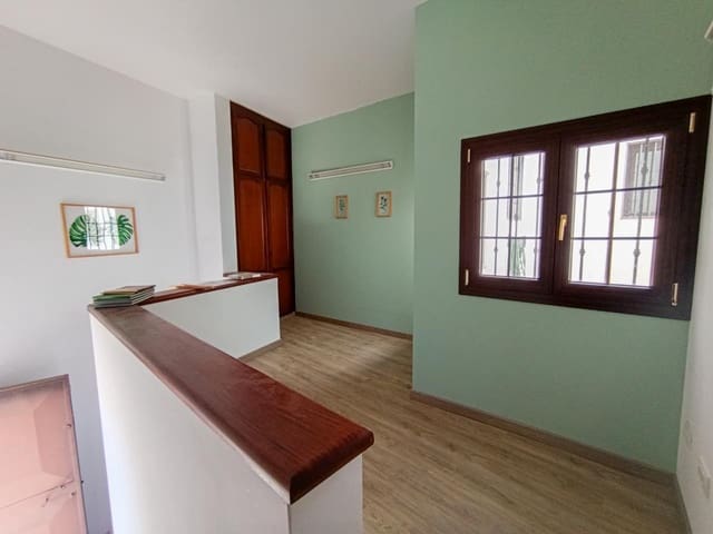 Piso de 3 habitaciones en Villa de Arico, Arico en venta - 285.000 € (Ref: 10082190)