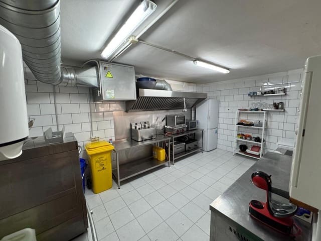 2 slaapkamer Bedrijf te huur in Los Cristianos, Arona - € 1.800 (Ref: 10099144)