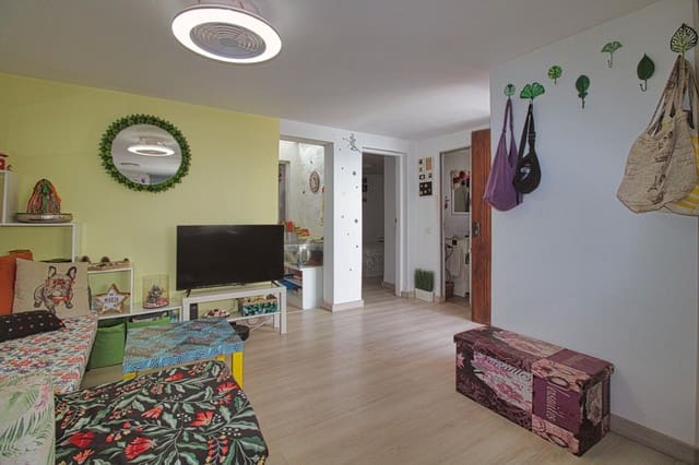 2 slaapkamer Flat te koop in Costa del Silencio, Arona met zwembad - € 199.000 (Ref: 10118519)