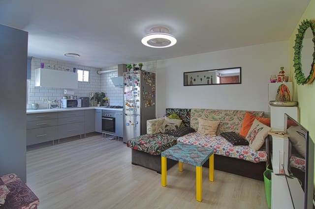2 slaapkamer Flat te koop in Costa del Silencio, Arona met zwembad - € 199.000 (Ref: 10118519)