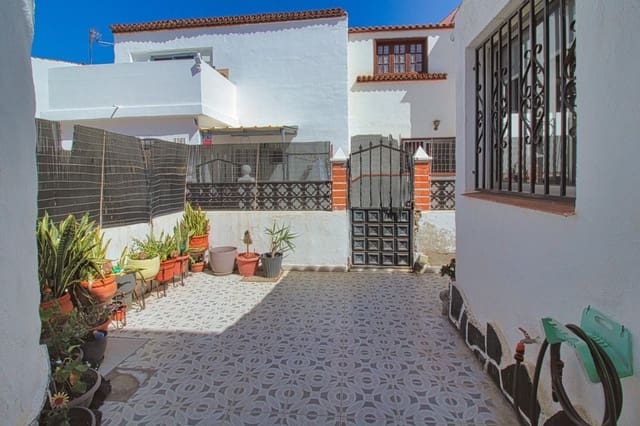 2 slaapkamer Flat te koop in Costa del Silencio, Arona met zwembad - € 199.000 (Ref: 10118519)