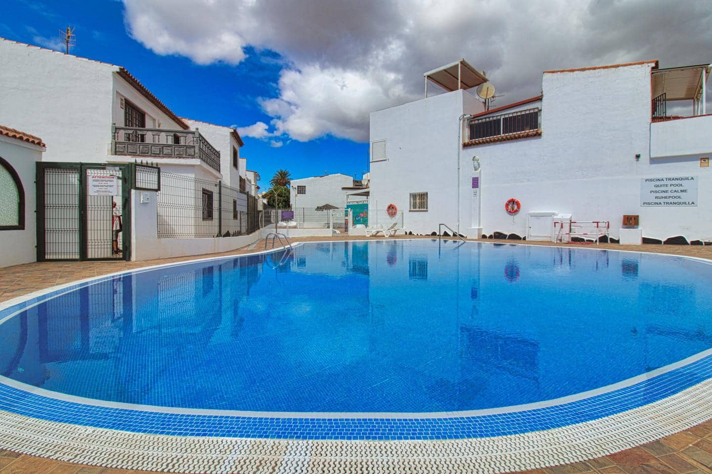 2 bedroom Flat for sale in Costa del Silencio with pool - € 194,000 (Ref: 10118519)