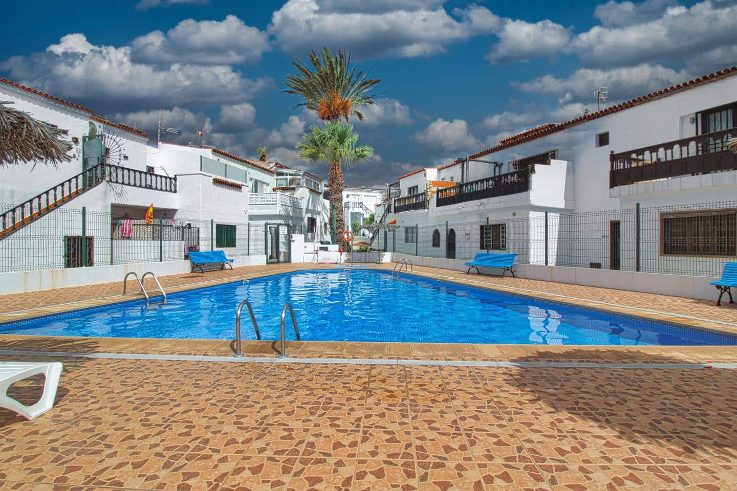 2 bedroom Flat for sale in Costa del Silencio with pool - € 194,000 (Ref: 10118519)