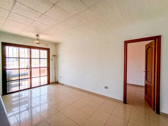 2 soverom Leilighet til salgs i Costa del Silencio, Arona med svømmebasseng garasje - € 240 000 (Ref: 10183970)