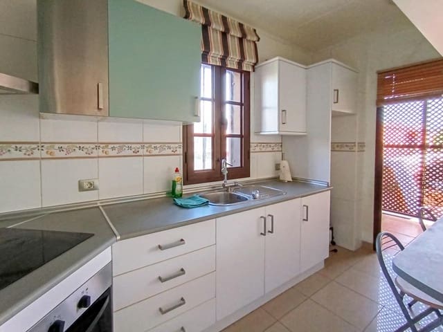 2 soverom Leilighet til salgs i Costa del Silencio, Arona med svømmebasseng garasje - € 240 000 (Ref: 10183970)