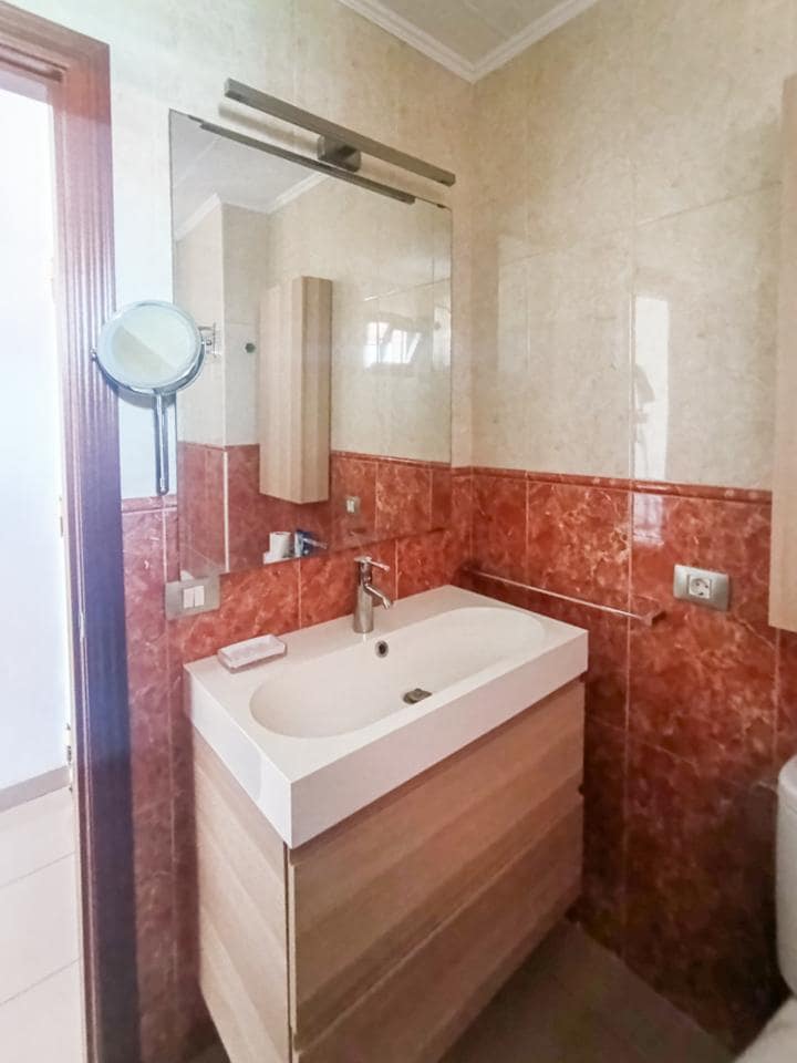 2 soverom Leilighet til salgs i Costa del Silencio med svømmebasseng garasje - € 240 000 (Ref: 10183970)
