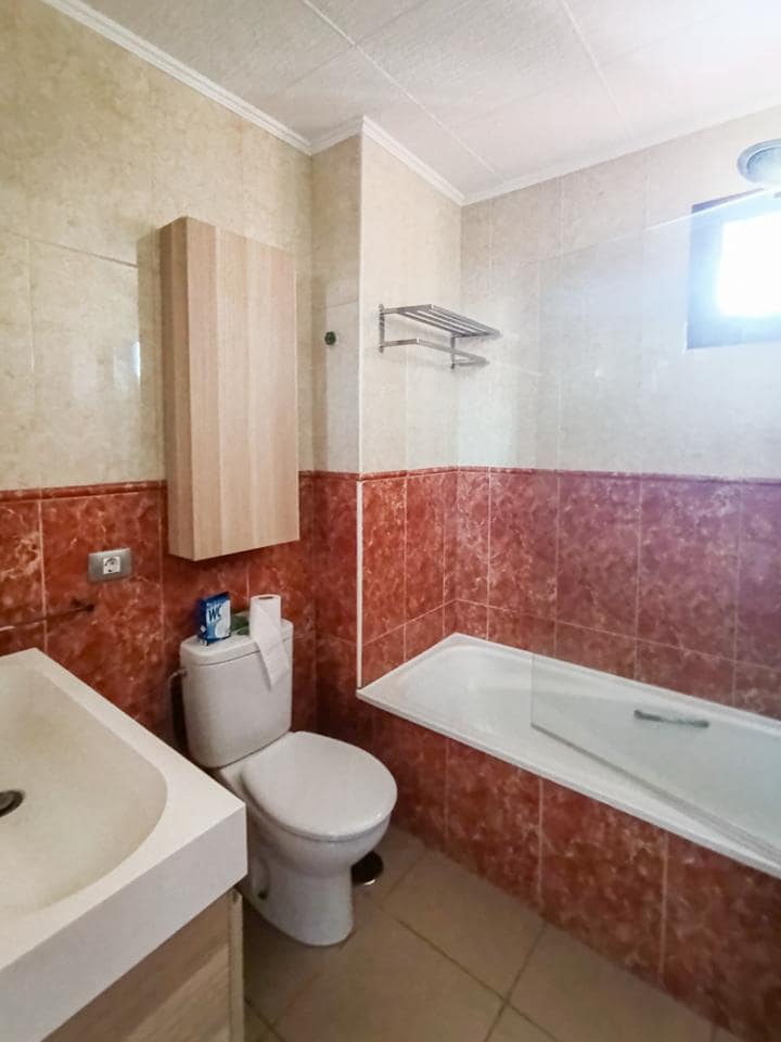 2 soverom Leilighet til salgs i Costa del Silencio med svømmebasseng garasje - € 240 000 (Ref: 10183970)