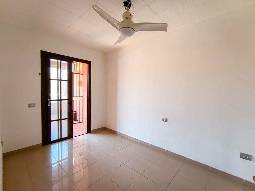 2 soverom Leilighet til salgs i Costa del Silencio med svømmebasseng garasje - € 240 000 (Ref: 10183970)