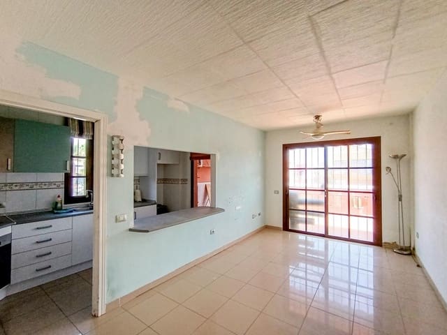 2 soverom Leilighet til salgs i Costa del Silencio, Arona med svømmebasseng garasje - € 240 000 (Ref: 10183970)