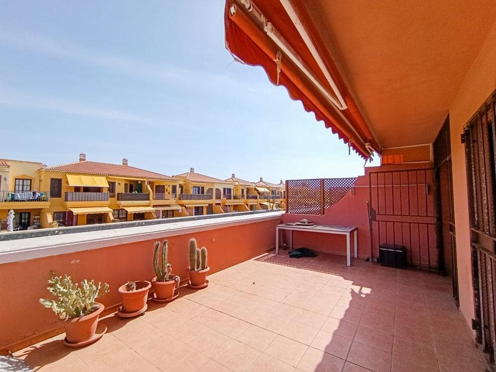 2 soverom Leilighet til salgs i Costa del Silencio med svømmebasseng garasje - € 240 000 (Ref: 10183970)