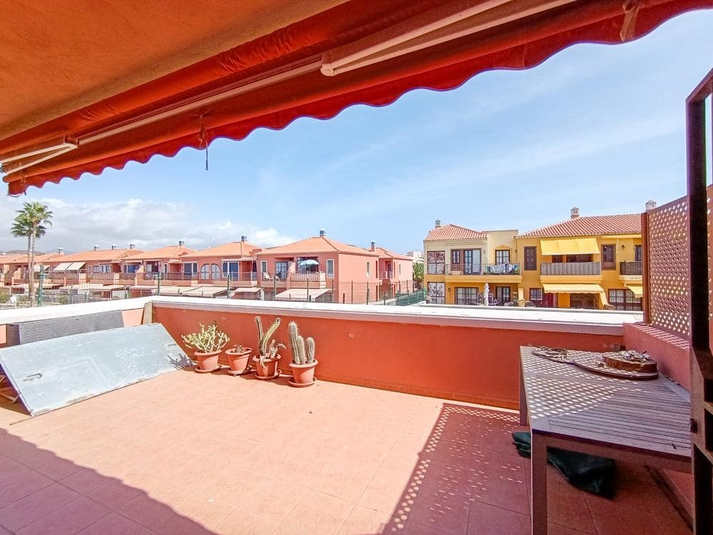 2 soverom Leilighet til salgs i Costa del Silencio med svømmebasseng garasje - € 240 000 (Ref: 10183970)
