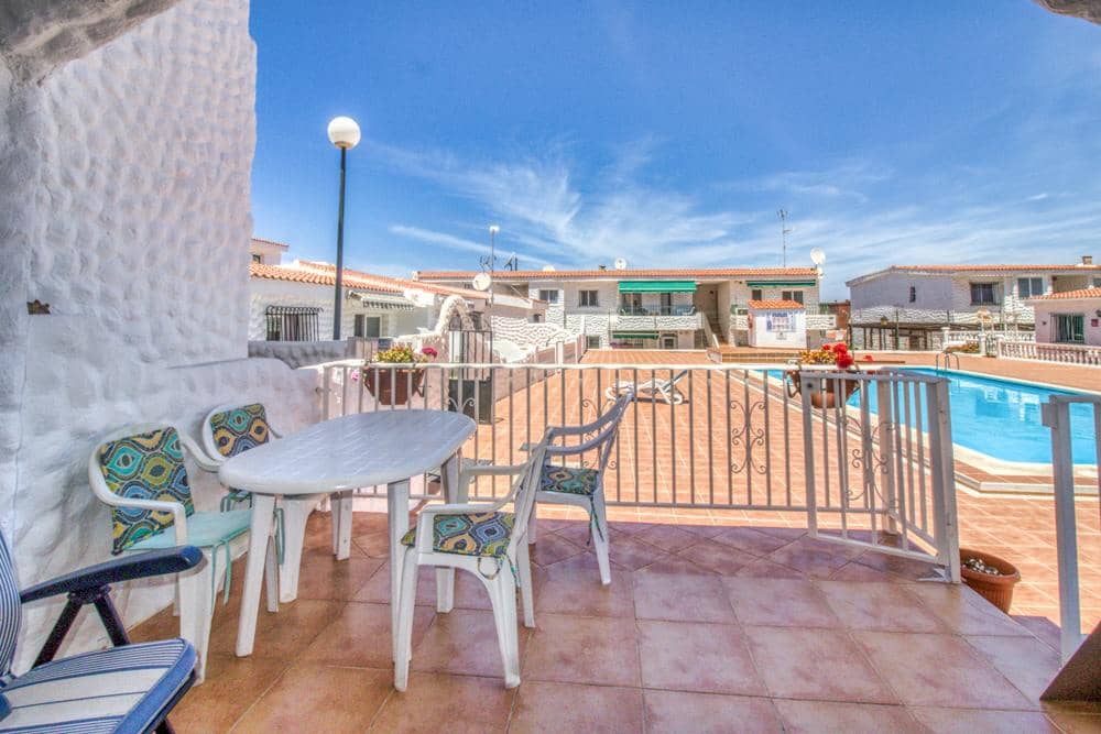 Chalet de 3 habitaciones en Costa Adeje en venta con piscina - 449.500 € (Ref: 7520331)