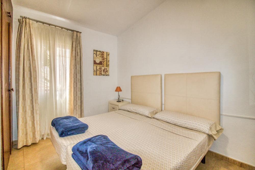 Chalet de 3 habitaciones en Costa Adeje en venta con piscina - 449.500 € (Ref: 7520331)