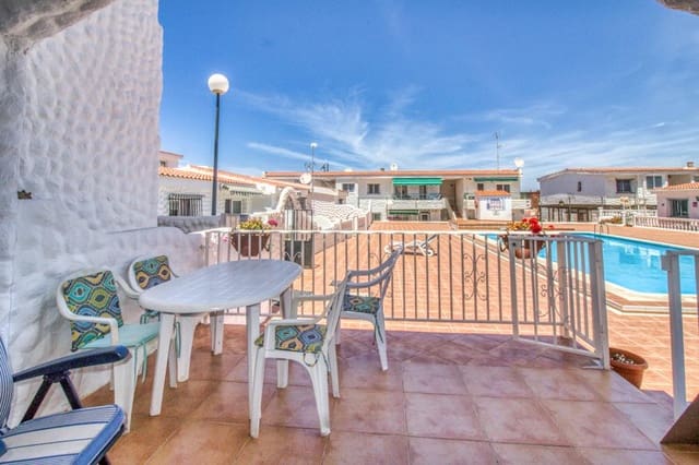 3 sypialnia Willa na sprzedaż w San Eugenio Bajo, Adeje z basenem - 449 500 € (Ref: 7520331)