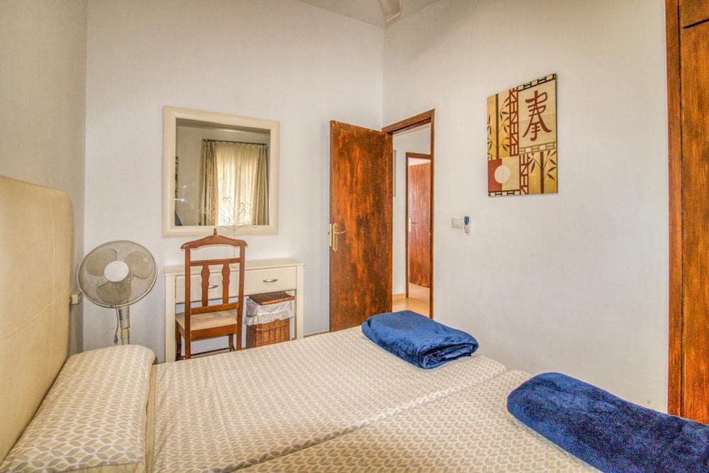 Chalet de 3 habitaciones en Costa Adeje en venta con piscina - 449.500 € (Ref: 7520331)