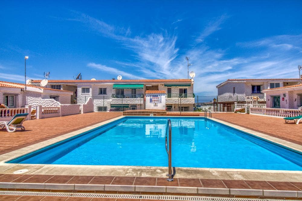 Chalet de 3 habitaciones en Costa Adeje en venta con piscina - 449.500 € (Ref: 7520331)