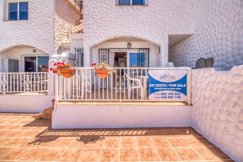 Chalet de 3 habitaciones en Costa Adeje en venta con piscina - 449.500 € (Ref: 7520331)