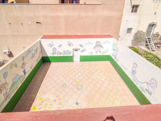 7 chambre Villa/Maison à vendre à San Isidro de Abona, Granadilla de Abona - 305 000 € (Ref: 8121711)
