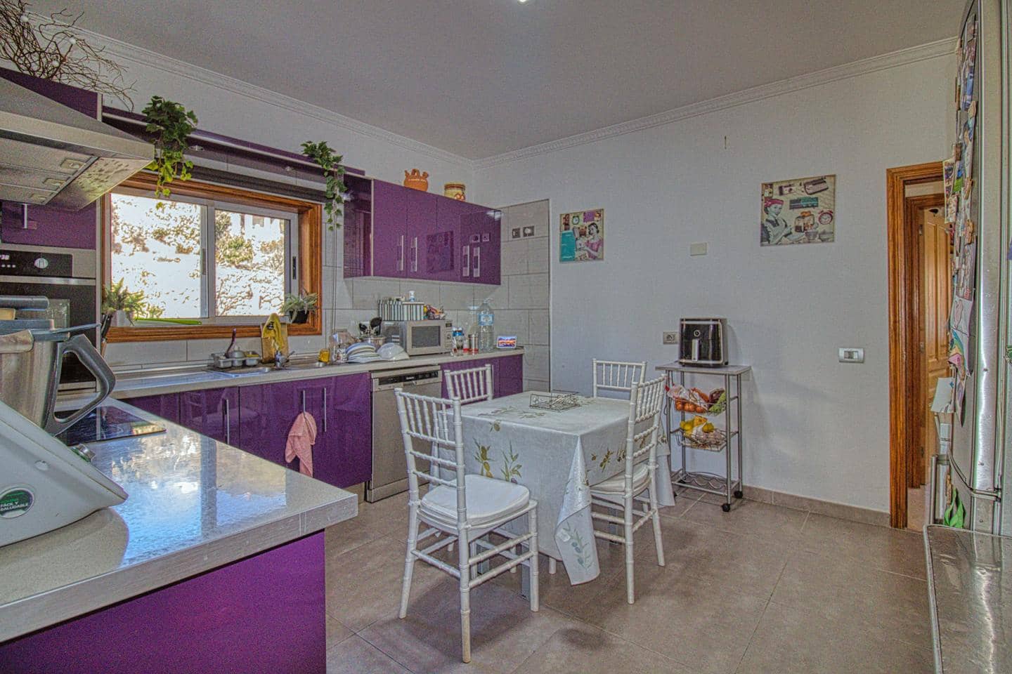 6 bedroom Villa for sale in Candelaria with pool garage - € 675,000 (Ref: 8609526)