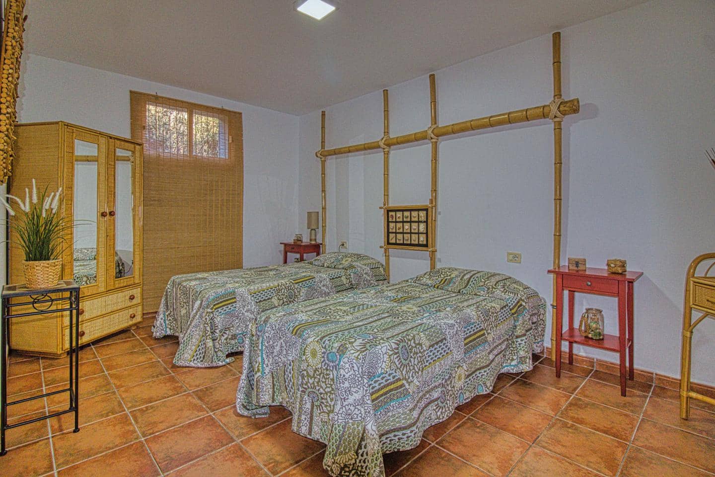 6 bedroom Villa for sale in Candelaria with pool garage - € 675,000 (Ref: 8609526)