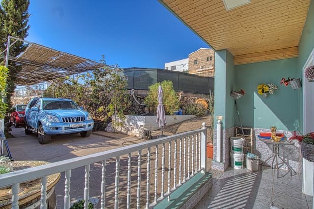 6 bedroom Villa for sale in Candelaria with pool garage - € 675,000 (Ref: 8609526)