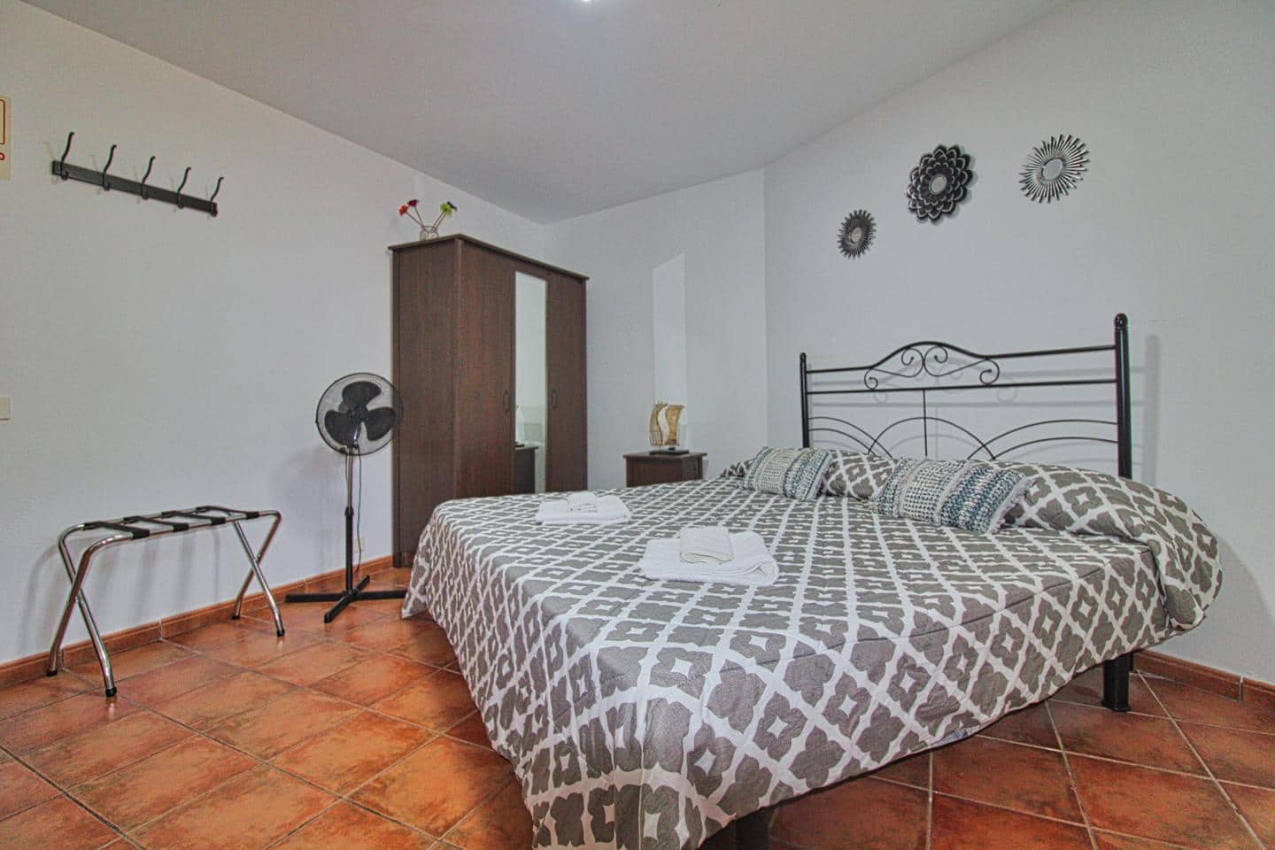 6 bedroom Villa for sale in Candelaria with pool garage - € 675,000 (Ref: 8609526)