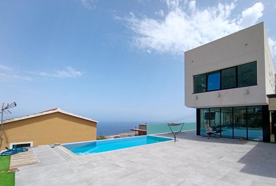 5 soveværelse Villa til salg i Candelaria med swimmingpool garage - € 839.000 (Ref: 8610186)