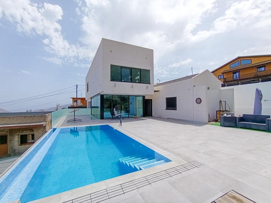 5 soveværelse Villa til salg i Candelaria med swimmingpool garage - € 839.000 (Ref: 8610186)