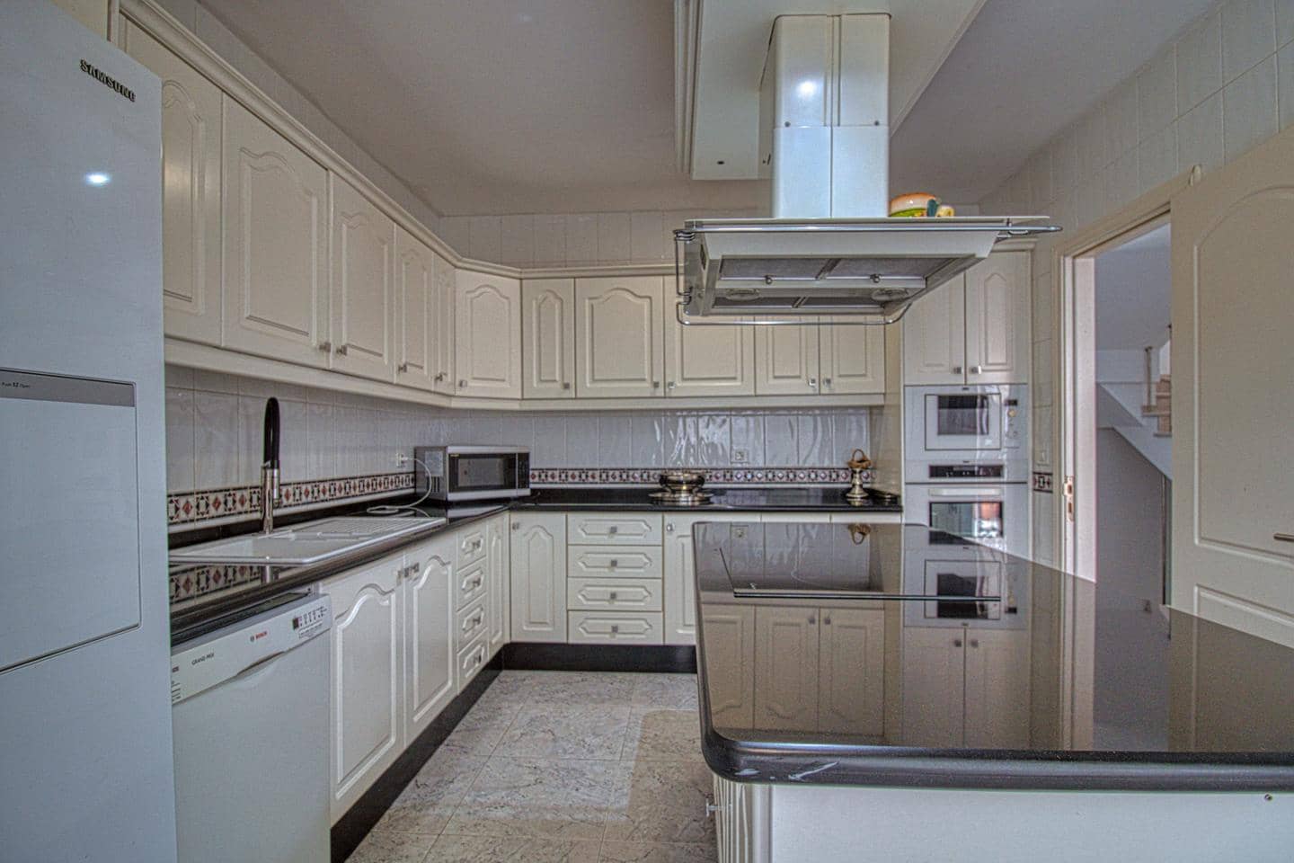 3 bedroom Villa for sale in Costa Adeje with garage - € 949,000 (Ref: 8652133)