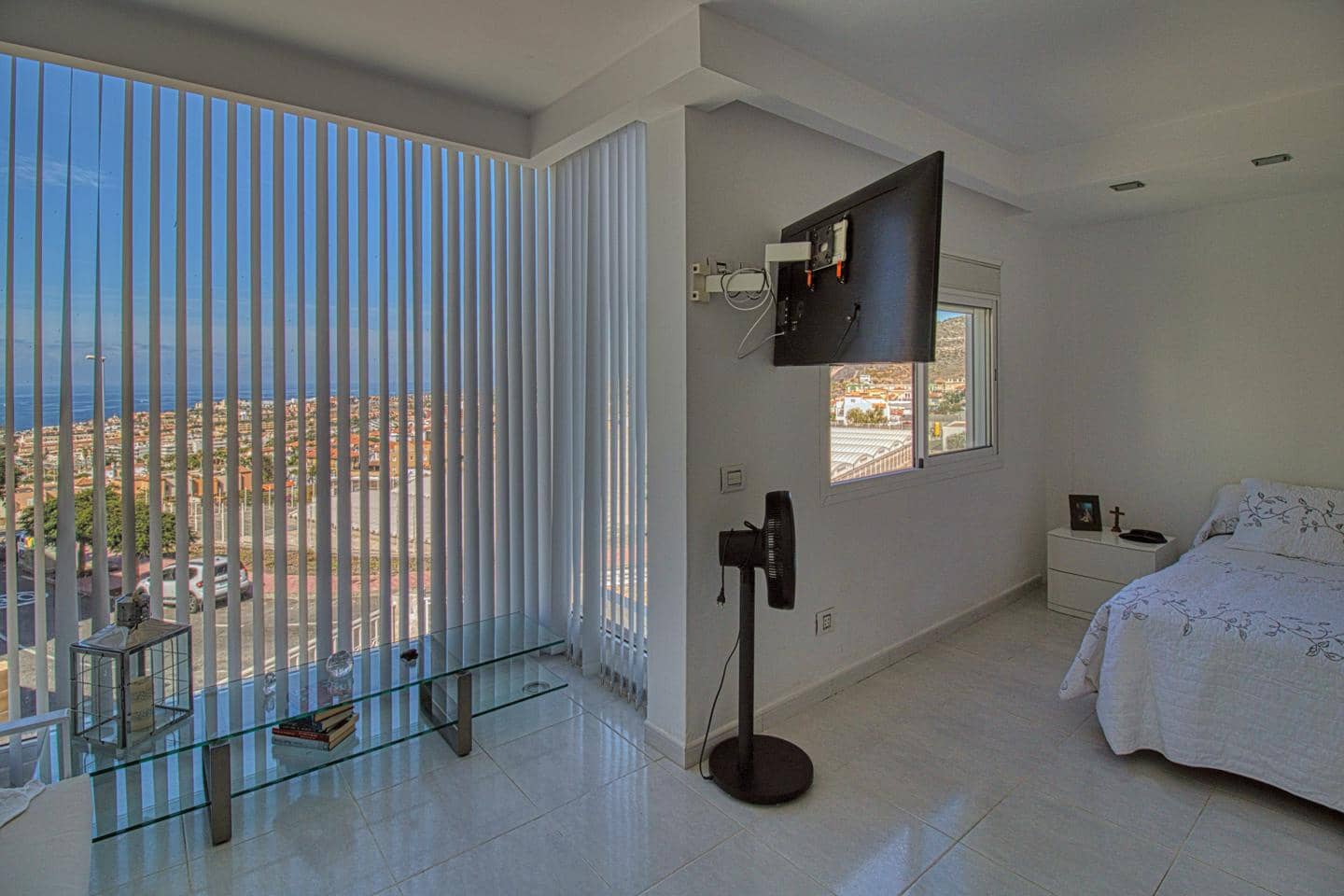 3 bedroom Villa for sale in Costa Adeje with garage - € 949,000 (Ref: 8652133)