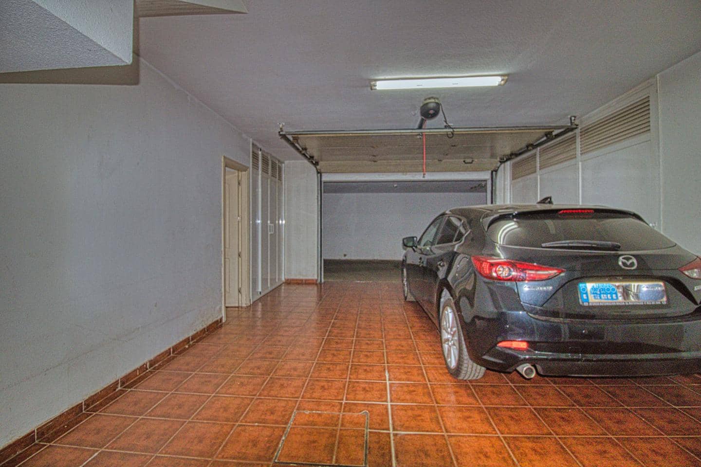 3 bedroom Villa for sale in Costa Adeje with garage - € 949,000 (Ref: 8652133)