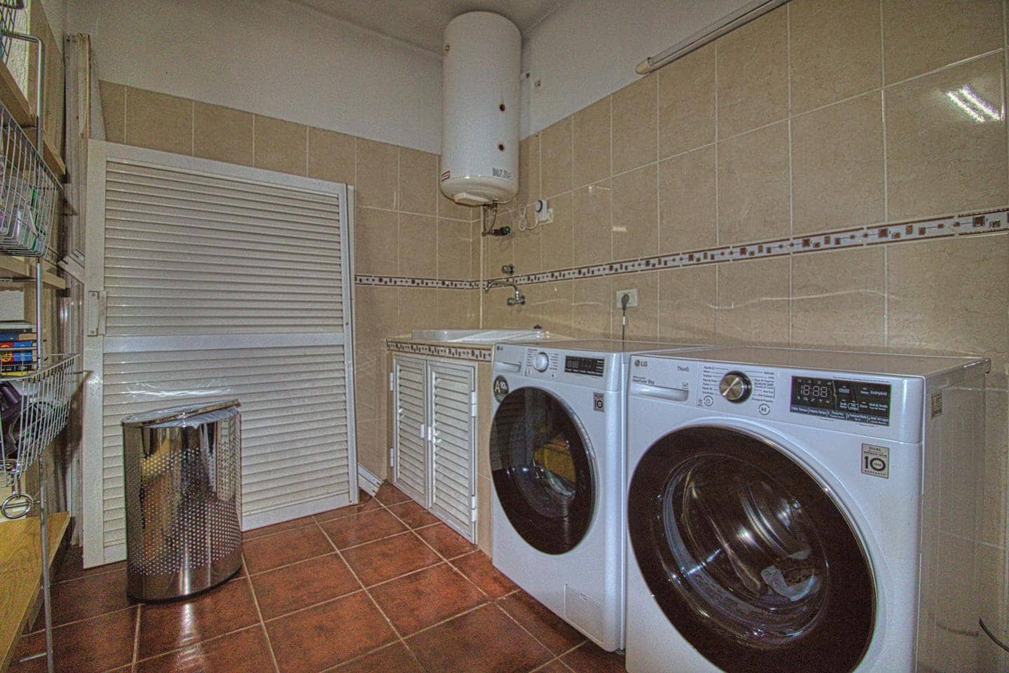 3 bedroom Villa for sale in Costa Adeje with garage - € 949,000 (Ref: 8652133)