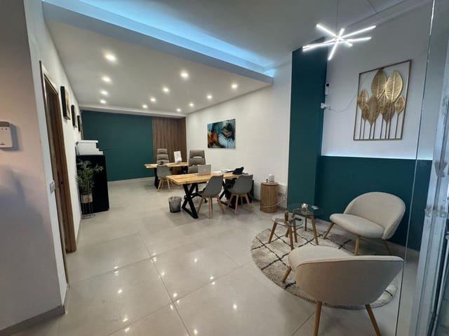 3 Zimmer Firma/Unternehmen zu vermieten in San Eugenio Bajo, Adeje - 700 € (Ref: 8907072)