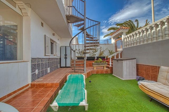 3 slaapkamer Villa te koop in Arico met garage - € 399.000 (Ref: 9127958)